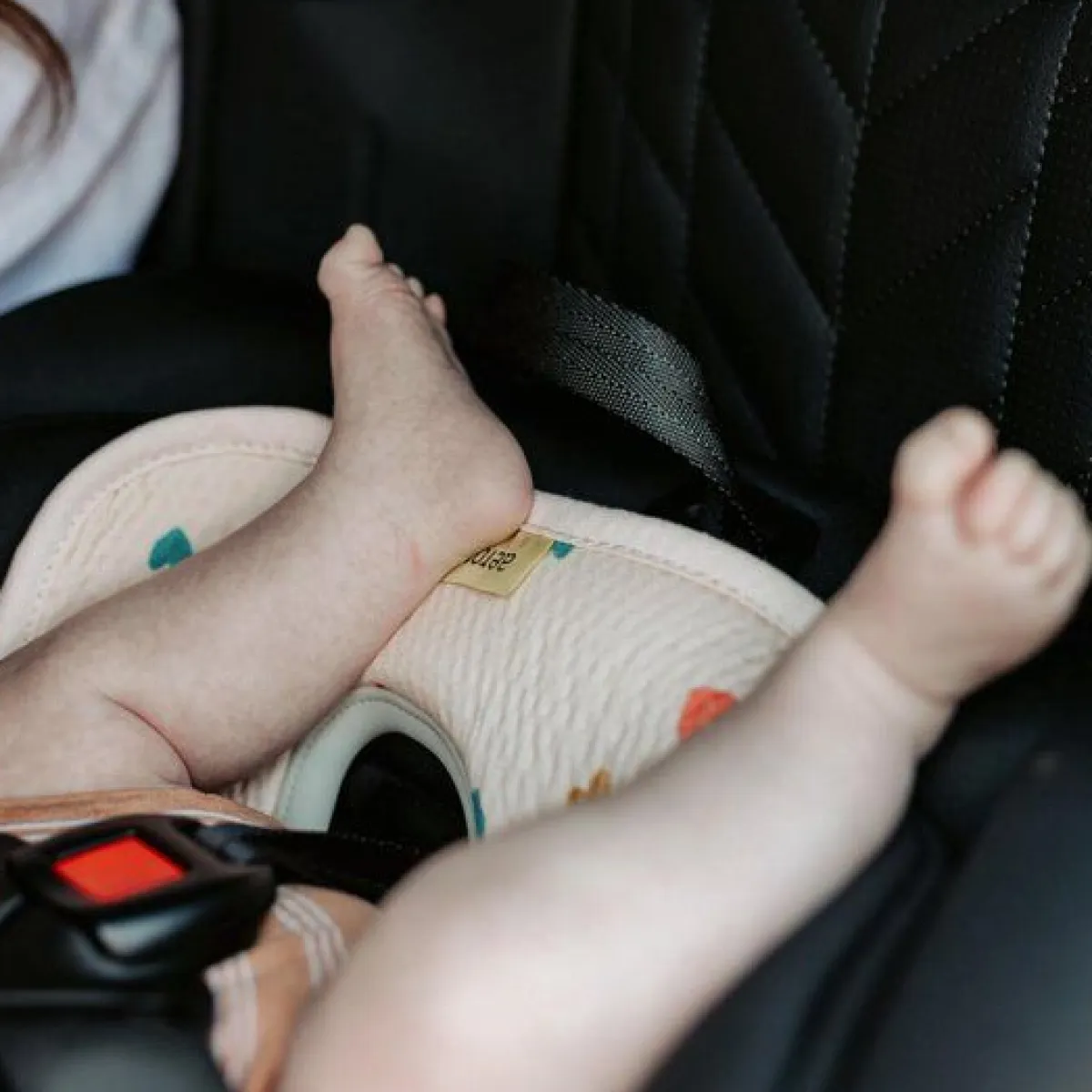 Aeromoov Baby Autostoel|Veiligheid Onderweg * Air Layer Autostoel Groep 0+ Confetti Hearts Beige