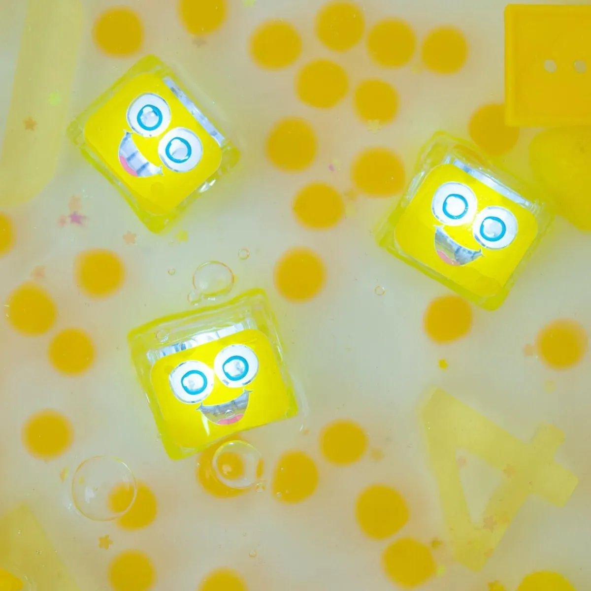 Glo Pals Badspeelgoed * Lichtgevend Kubussen Alex Yellow 4 stuks Geel