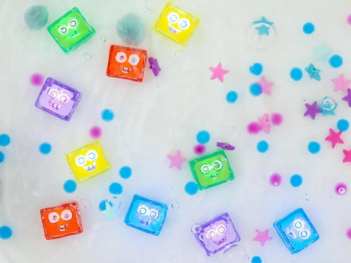 Glo Pals Badspeelgoed * Lichtgevend Kubussen Blair Blue 4 stuks Blauw