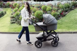 Joie Combi Kinderwagens * Signature Kinderwagen Vinca Ebony Grijs