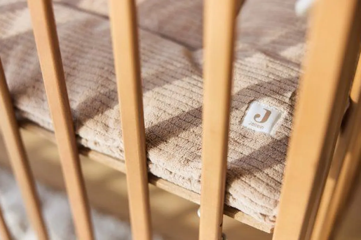 Jollein Boxkleden|Bedtextiel * Boxkleed Cloudy Rib Milky Coffee 75 x 95 cm Bruin