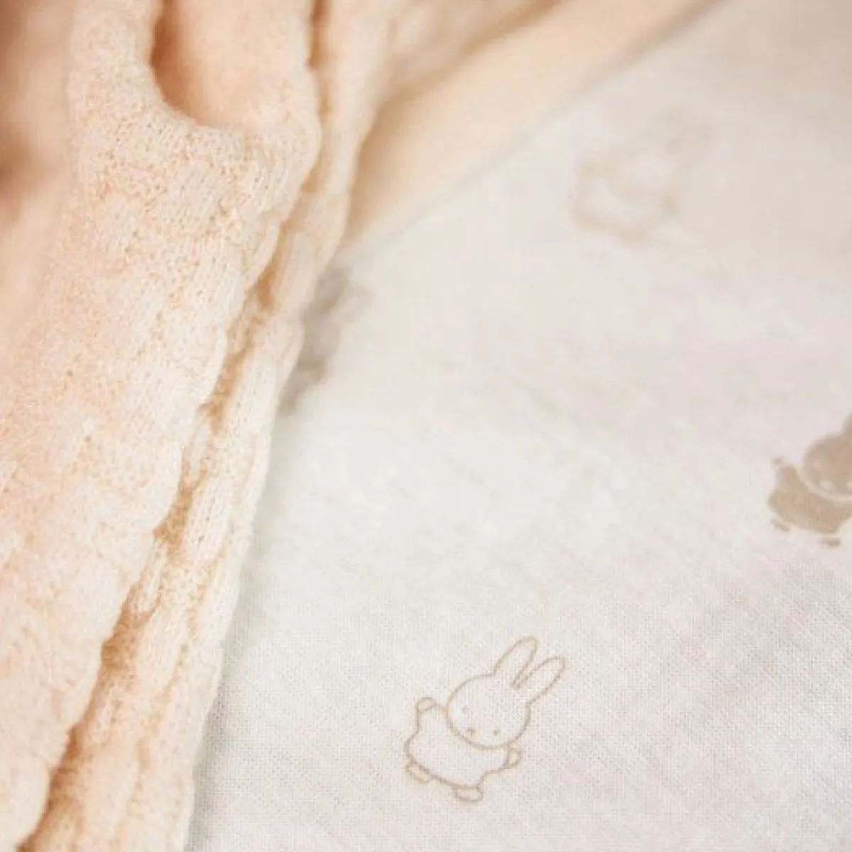 Jollein Bedtextiel * Hoeslaken Wieg Nijntje Happy Miffy Nougat Zand