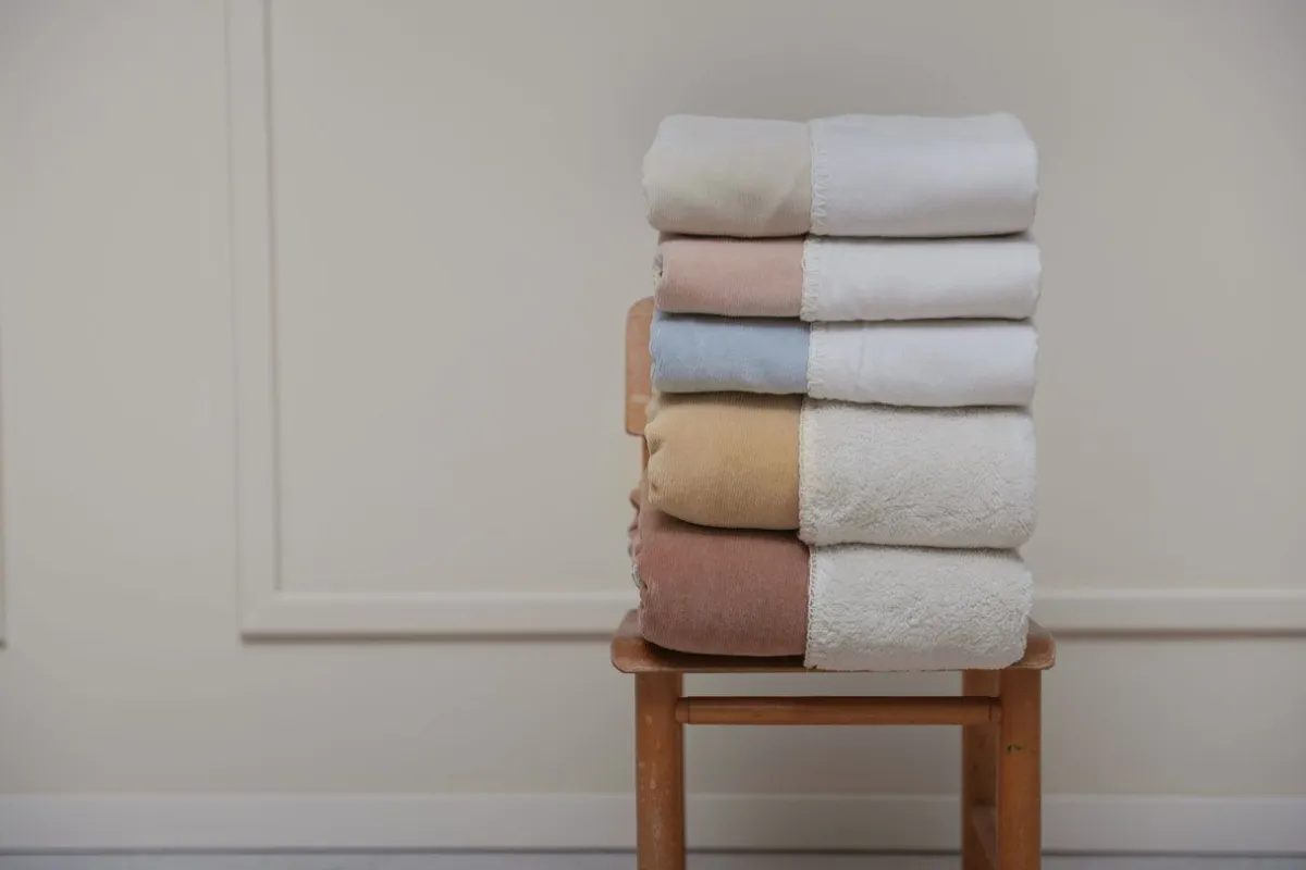 Koeka Bedtextiel * Ledikantdeken Oddi Teddy Warm White Wit