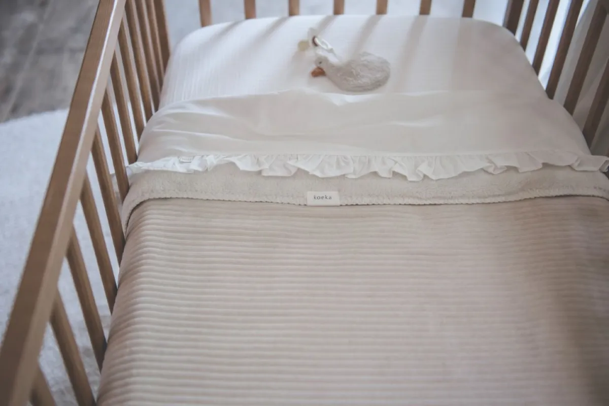 Koeka Bedtextiel * Ledikantdeken Vik Teddy Sand Zand