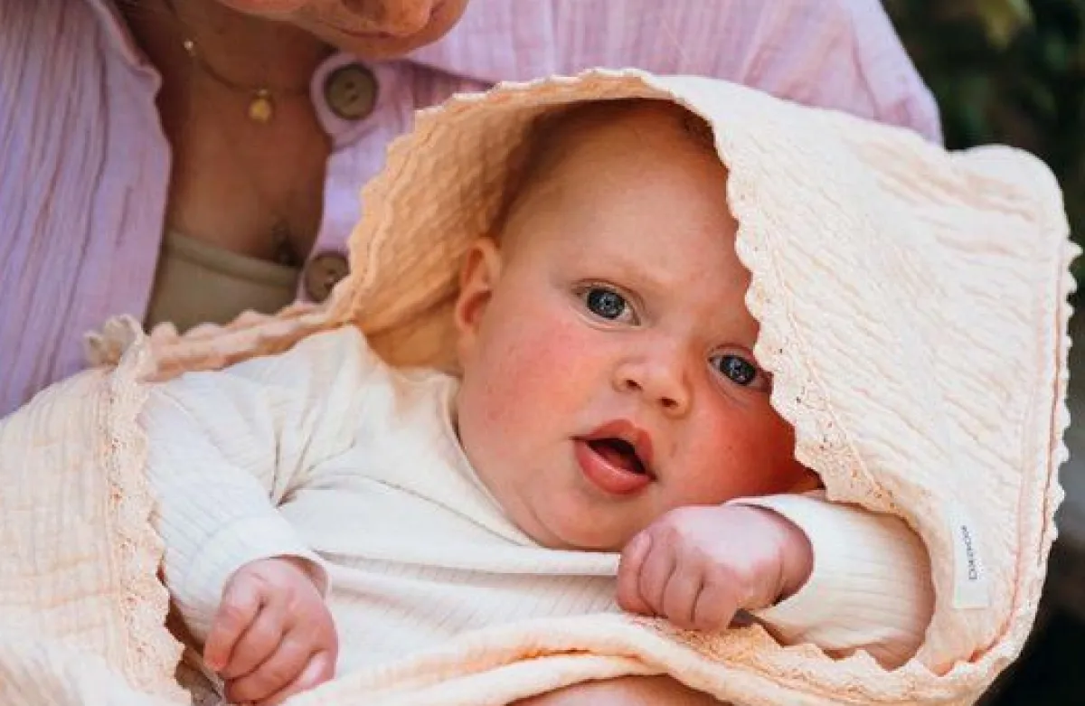 Koeka Badcapes|Bedtextiel * Omslagdoek Lace Elba Peach Roze