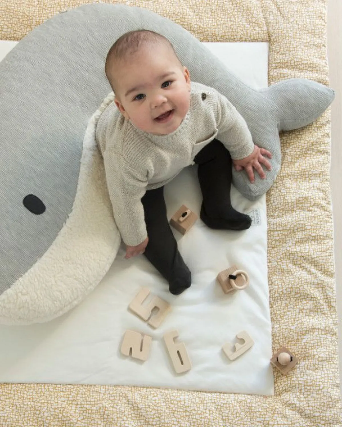 Nanami Bedtextiel|Voedingskussens * Voedingskussen Walvis Momo Grijs