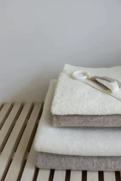 Nanami Bedtextiel * Wiegdeken Wol Off-white Wit