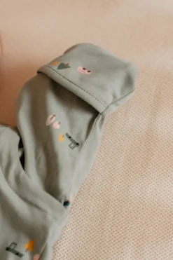 Puckababy Bedtextiel|Slaapzakken * Slaapzak Newborn Tiny Village 0 - 6 mnd Groen