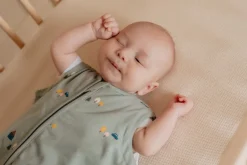 Puckababy Bedtextiel|Slaapzakken * Slaapzak Newborn Tiny Village 0 - 6 mnd Groen