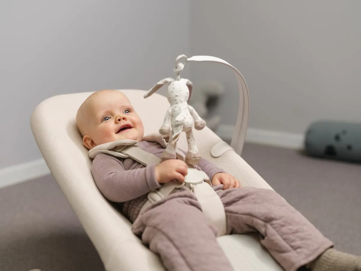 Stokke Wipstoelen * Wipstoel & Schommelstoel Yoga Light Sand
