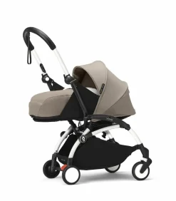 Stokke Combi Kinderwagens|Compacte Kinderwagens * YOYO³ Kinderwagen Compleet met 0+ Newborn Pack Taupe – White Frame Bruin