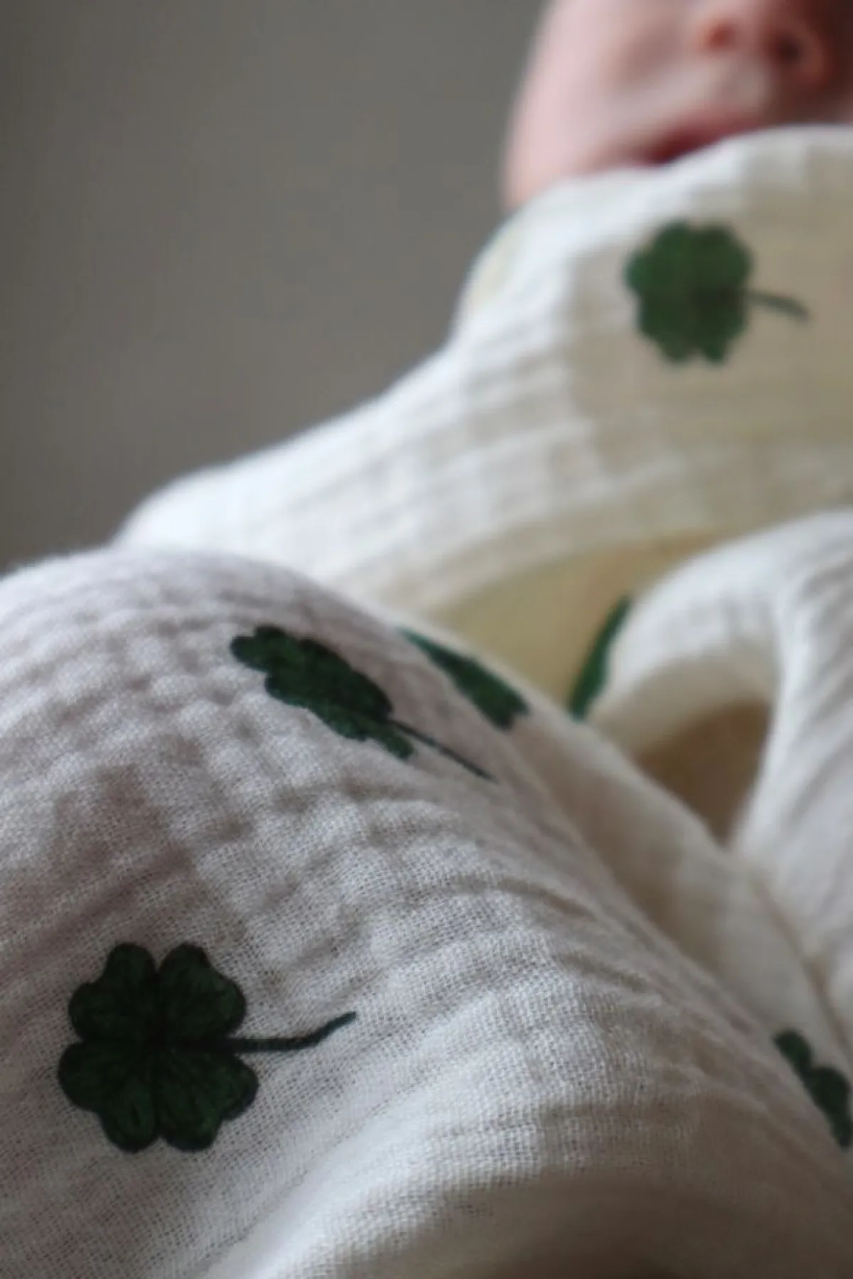 Studio Noos Wikkeldoeken * Swaddle White Clover 120 x 120 Wit